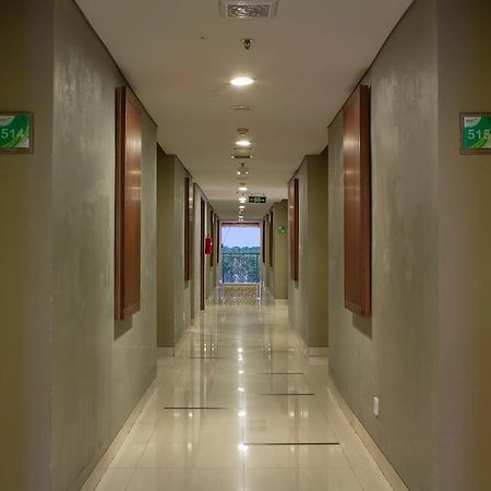 Primebiz Hotel Kuta Кута Екстериор снимка