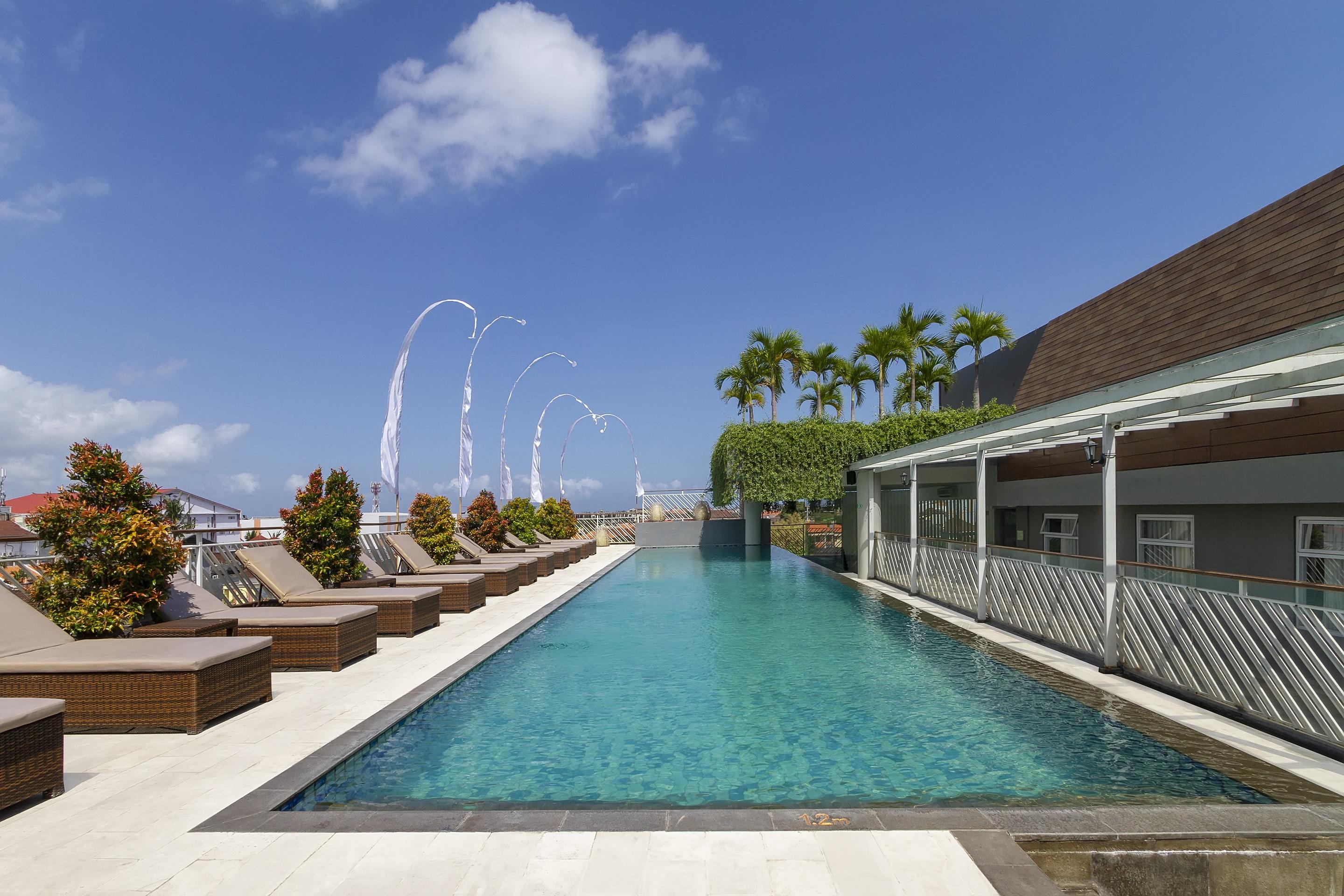 Primebiz Hotel Kuta Кута Екстериор снимка