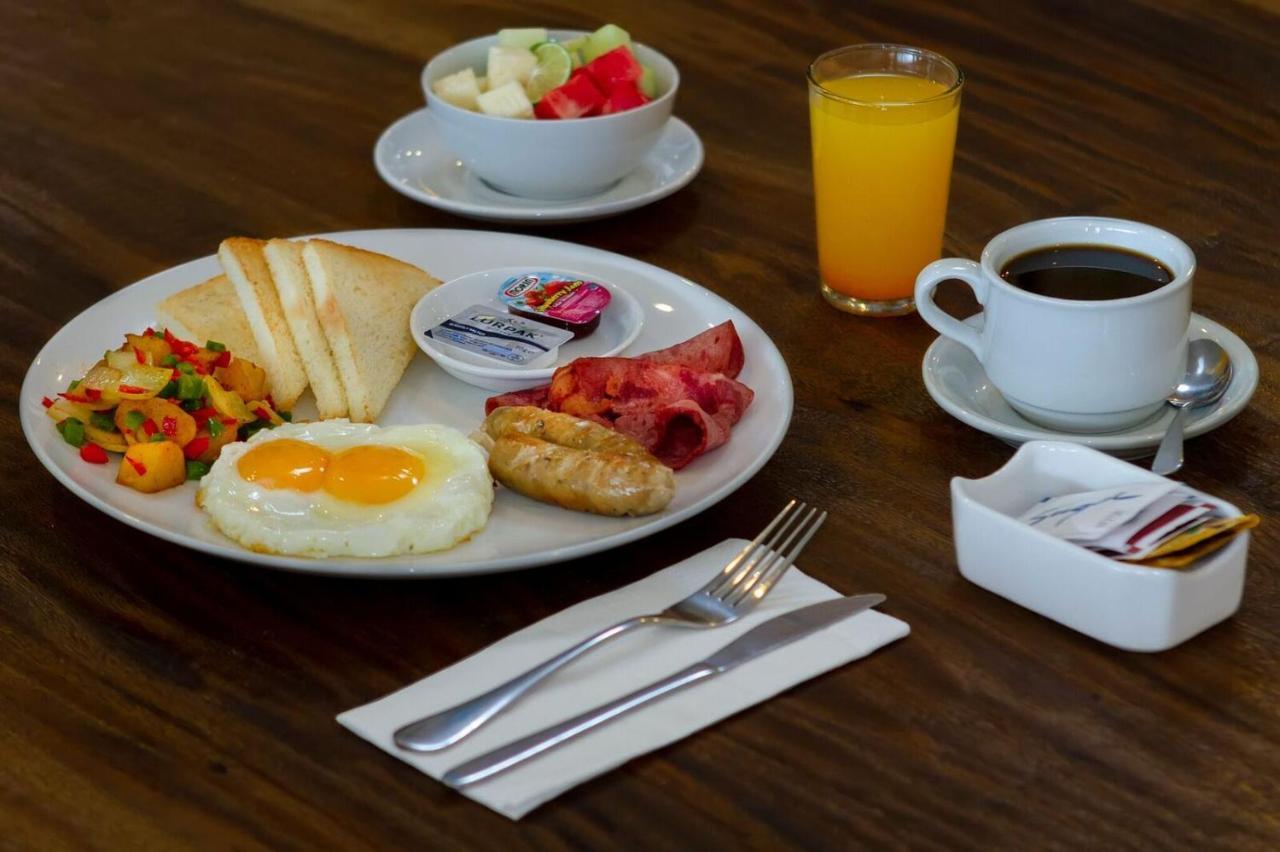 Primebiz Hotel Kuta Кута Екстериор снимка